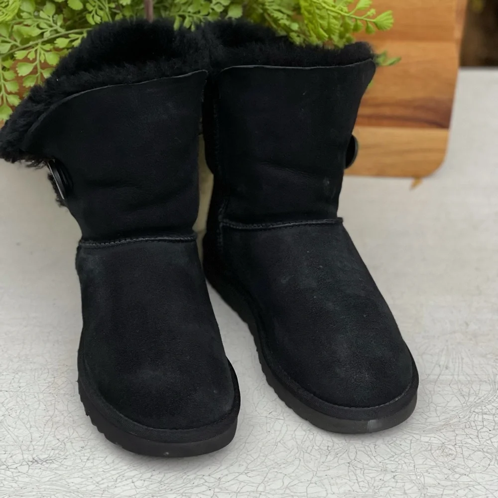 UGG🔴II Bailey button black winter boots 7 - Picture 2 of 10